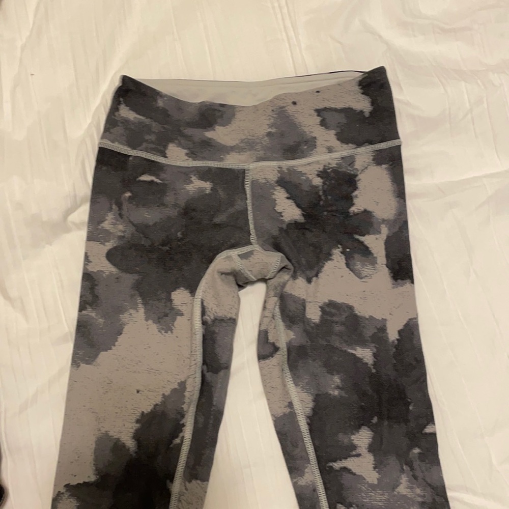 Lululemon Tie Dye Cropped Leggings